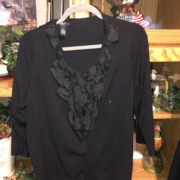 Clothing from closet purge - Picture 11 of 16